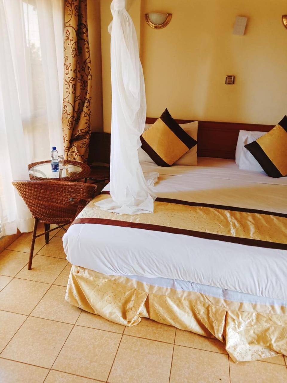 Golden Gates Hotel Thuthuriki Esterno foto